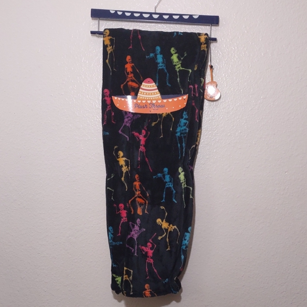 NEW WITH TAGS DANCING SKELETONS MULTI COLOR PLUSH THROW SIZE 50X60 INCH